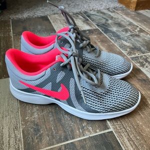 NWOT Kids Grey/Pink Nikes